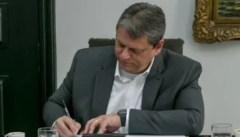 SP: Governo aprova lei e obriga bares a servir água filtrada de graça