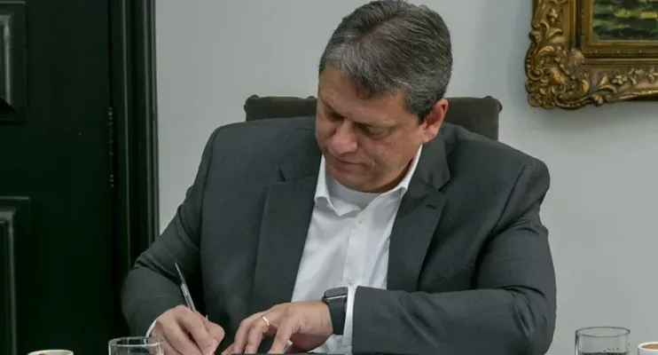 SP: Governo aprova lei e obriga bares a servir água filtrada de graça