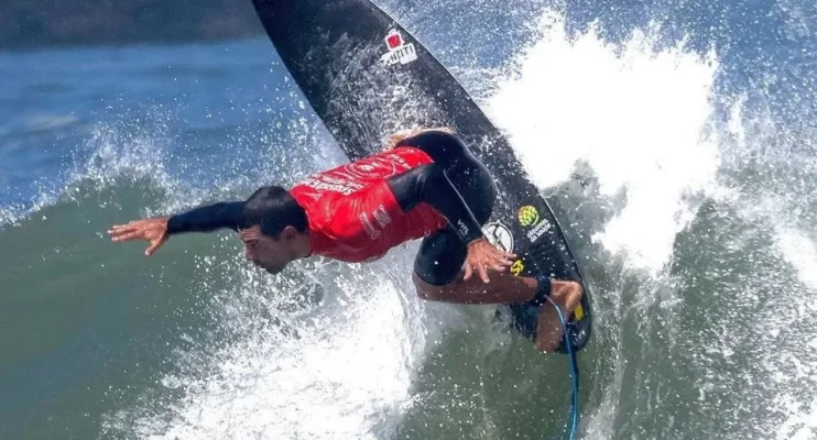 Surfista Rafael Teixeira se prepara para abertura do Challenger Series 2024