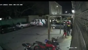 Suspeito vai armado à casa de festas, tenta fugir da PM, é baleado e morre em Hospital da Serra, no ES