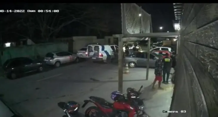 Suspeito vai armado à casa de festas, tenta fugir da PM, é baleado e morre em Hospital da Serra, no ES