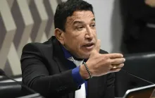 Técnica de enfermagem registra BO contra senador Magno Malta por agressão