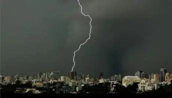 Tempestade de raios: saiba como se proteger e o que não fazer