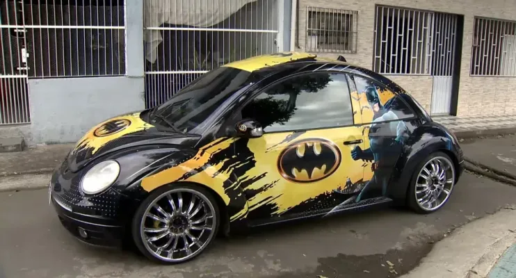Time de super-heróis leva sorrisos e presentes para crianças em hospitais do ES