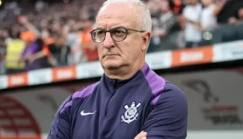 Torcida do Corinthians muda tom e envia mensagens a Dorival após título