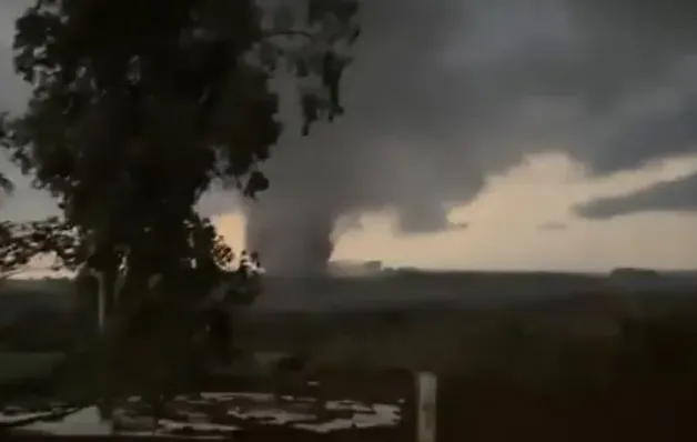 Tornado atinge cidades do Rio Grande do Sul e deixa feridos