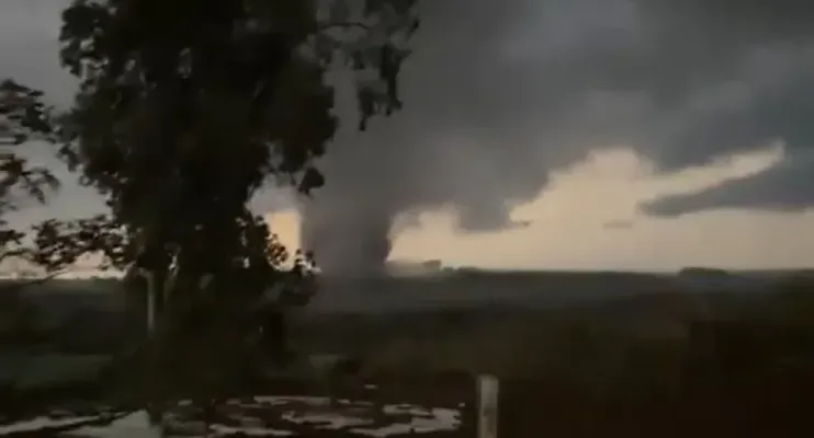 Tornado atinge cidades do Rio Grande do Sul e deixa feridos