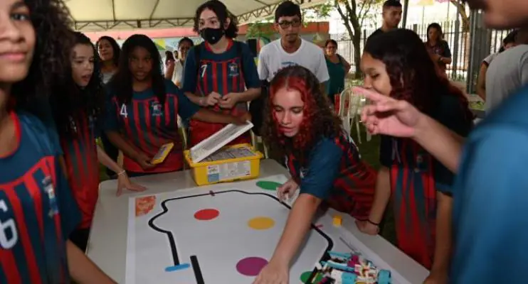 Torneio de robótica é marcado por diversãoem Escolas Municipais de Ensino Fundamental de Vitória
