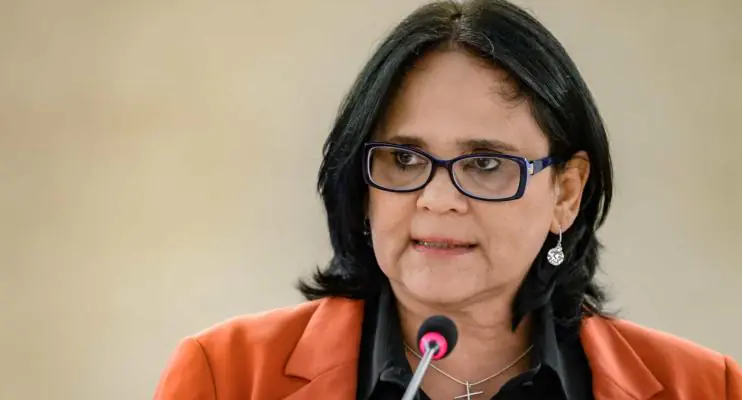 Transição diz que Damares acabou com 21 colegiados dos Direitos Humanos