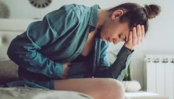 Três dicas poderosas para aliviar dores de estômago