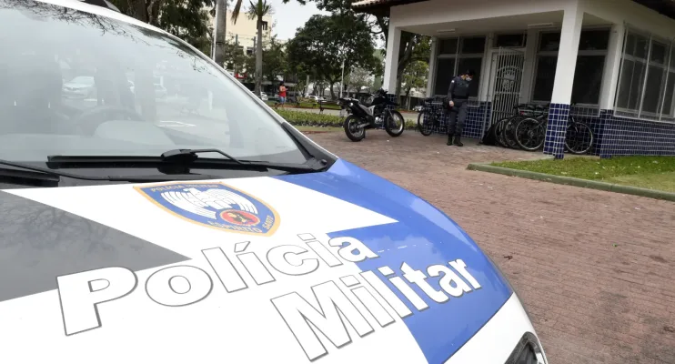 Trio rouba carro de turistas de Minas Gerais, é perseguido e detido pela polícia em Vila Velha, no ES
