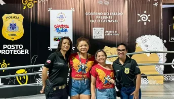Turista perdida no Carnaval de Salvador emociona-se ao ser localizada pela polícia