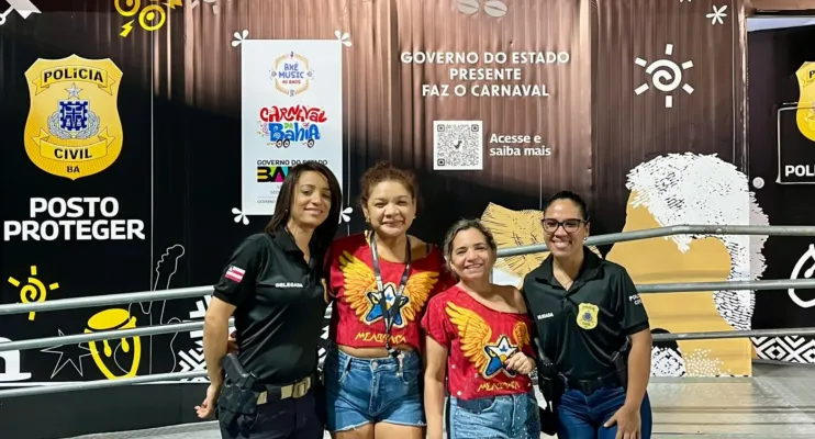 Turista perdida no Carnaval de Salvador emociona-se ao ser localizada pela polícia