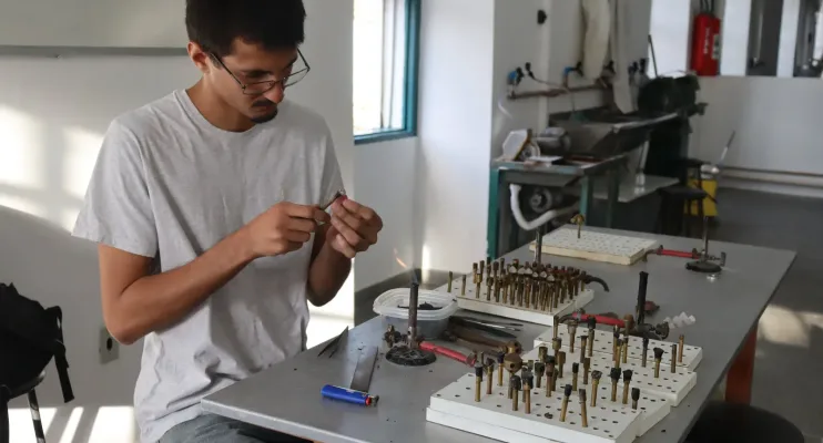 Único curso de lapidação do Nordeste é ministrado no Centro Gemológico da Bahia em Salvador