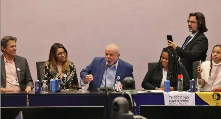 ‘Vai subir dólar, cair a Bolsa? Paciência’, diz Lula sobre mudança no teto