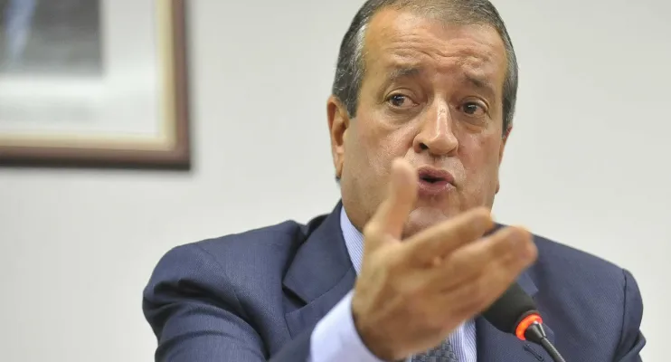 Valdemar se reúne com deputado que 'fez o L' e decide expulsá-lo do PL