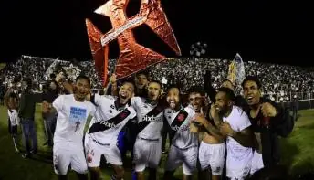 Vasco vence o Ituano e está de volta à Série A