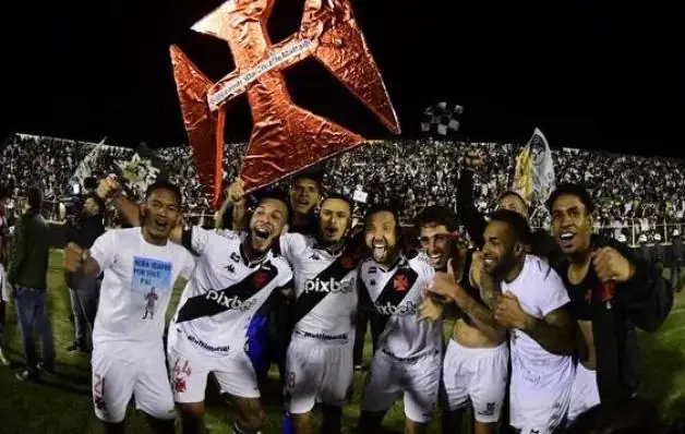 Vasco vence o Ituano e está de volta à Série A