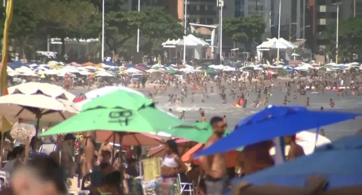 Veja novas regras sobre: caixa de som, churrasqueira, tendas e animais em praias no Réveillion do ES
