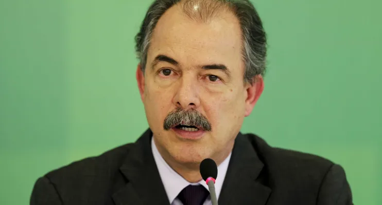 Venezuela quer pagar o Brasil com petróleo e energia, diz Mercadante
