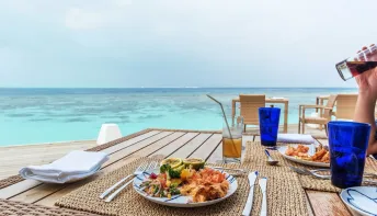 Verão: cuidados com alimentação e banho de mar em áreas impróprias