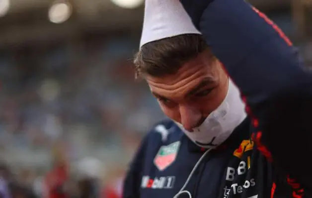 Verstappen fica irritado após abandonar nova corrida: 'inaceitável'