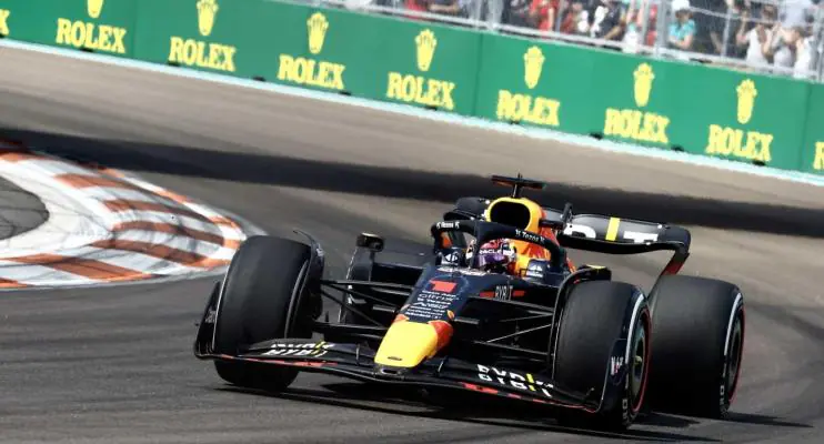 Verstappen vence GP de Miami e diminui vantagem de Leclerc