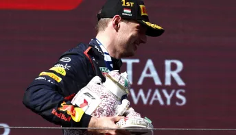 Verstappen vence na Hungria e Red Bull supera recorde de vitórias