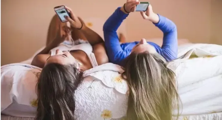 Vício em internet modifica cérebro de adolescentes, afirma estudo