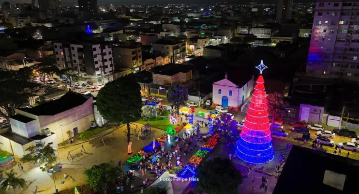 Vila de Natal da Praça 22 de Agosto ganha programação musical de sexta (19) até terça (23)