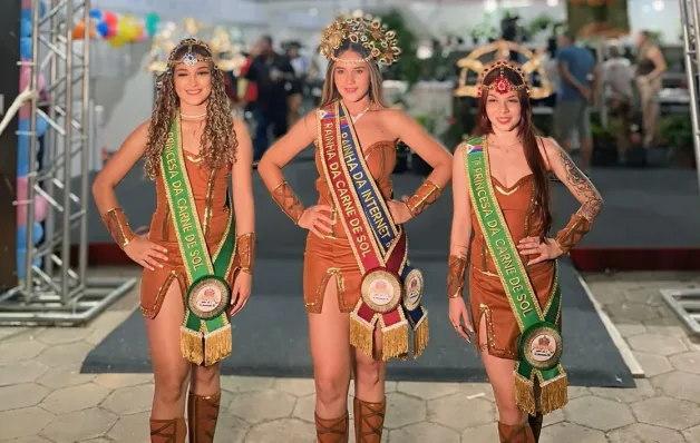 Viliane Moura conquista o título de Rainha da Carne de Sol de 2024 em Montanha