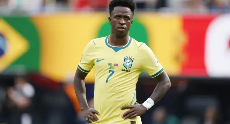 Vini Jr explica por que não bateu pênalti decisivo: 'Ancelotti que escolhe'