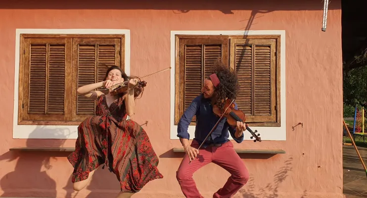  Violino popular brasileiro é tema de espetáculo gratuito no Teatro do Sesi