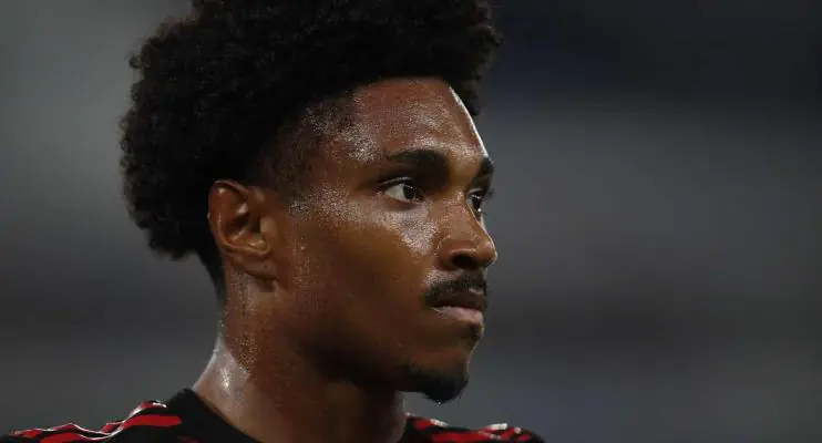 Vitinho em xeque no Flamengo e detalhes de alvo do Palmeiras agitam o mercado do futebol