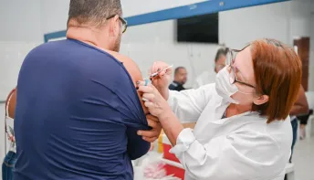 Vitória abre mais de 9 mil vagas para vacinação contra Gripe e Covid-19