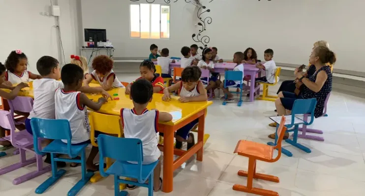 Vitória abre processo seletivo para contratar Assistentes de Educação Infantil
