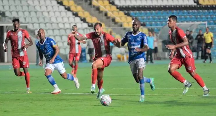 Vitória e Real ficam no empate no jogo de ida das finais do Capixaba