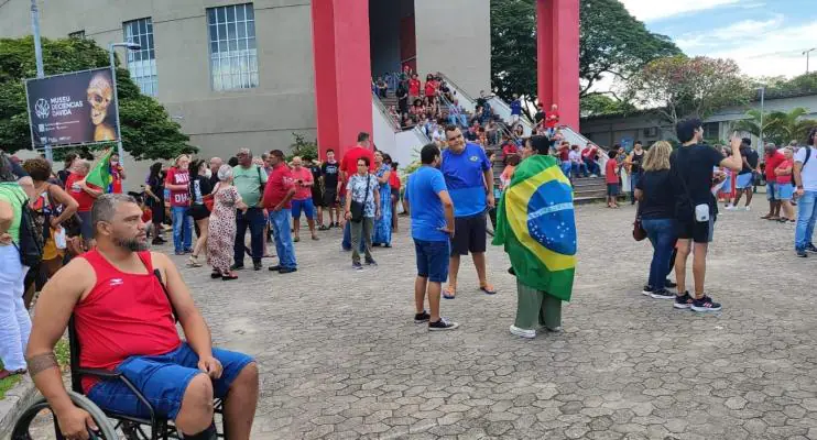 Vitória no ES tem ato pela democracia e contra anistia para golpistas bolsonaristas