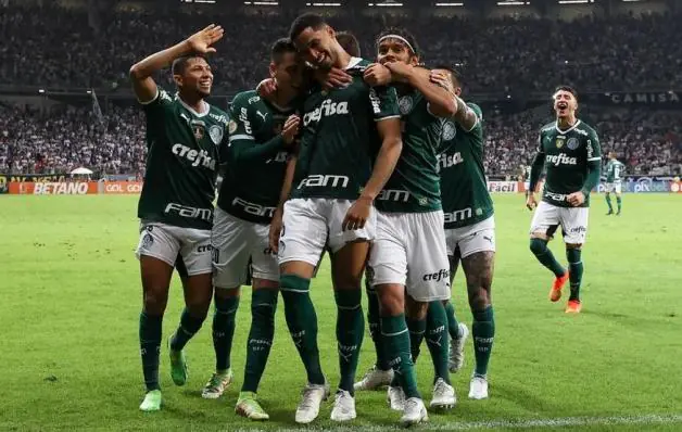 Vitória sobre o Galo faz Palmeiras avançar no caminho do título