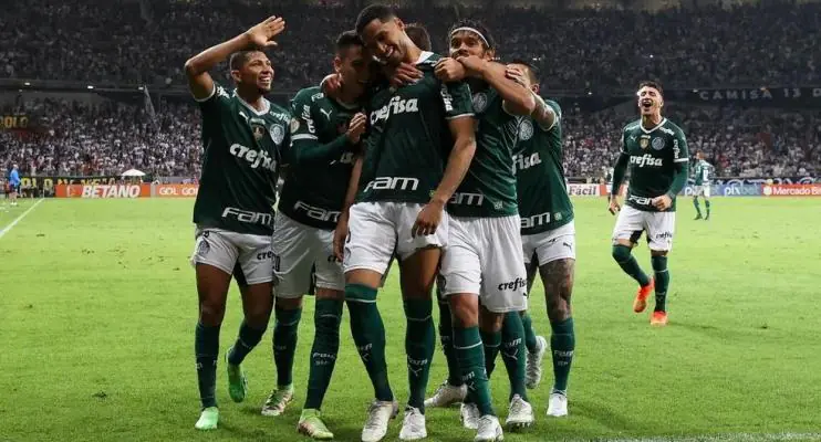 Vitória sobre o Galo faz Palmeiras avançar no caminho do título