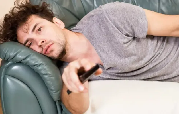  Você está com preguiça ou procrastinando? Especialista explica as diferenças