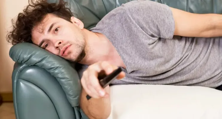  Você está com preguiça ou procrastinando? Especialista explica as diferenças