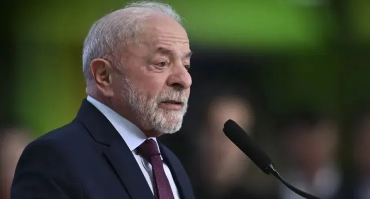 Vou levar a questão da defesa nacional e as terras raras muito a sério no 4º mandato, diz Lula