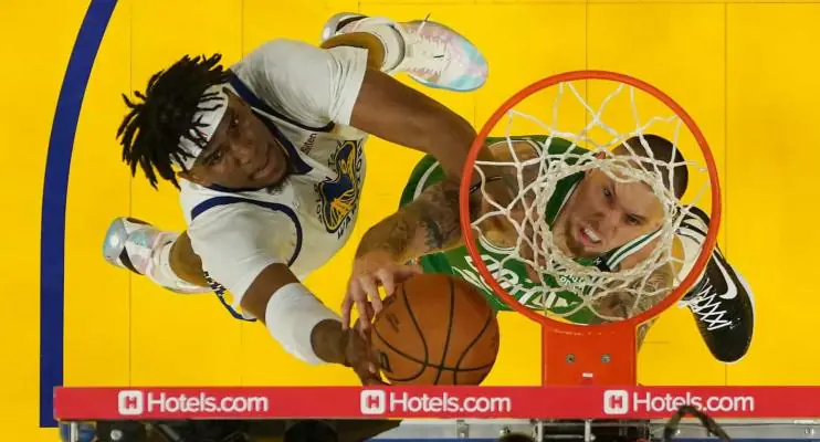 Warriors atropelam Celtics no terceiro quarto e empatam série final da NBA