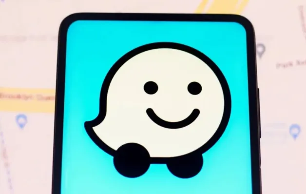 Waze lança modo Moto no Brasil para evitar acidentes e buracos