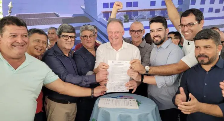 Casagrande inaugura obras e autoriza início de construção do Hospital do Câncer de Cachoeiro