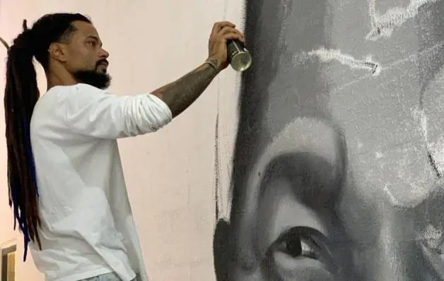 Projeto leva arte do grafite para escola do sistema prisional