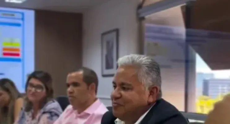 Zico de Baiato busca soluções para o Hospital São Bernardo em reunião em Salvador