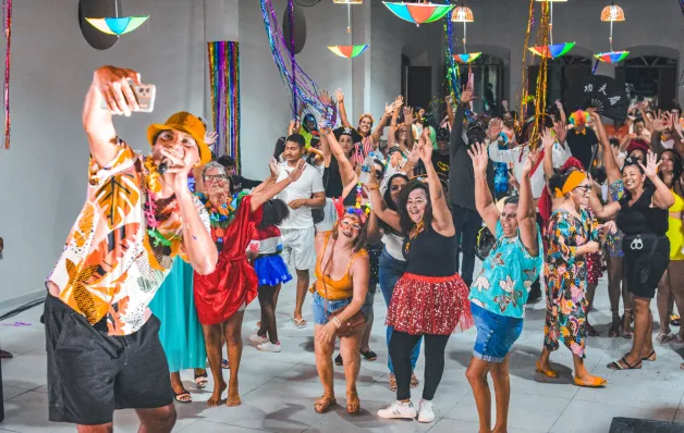 Zico de Baiato  reinaugura a Casa da Cultura com baile à fantasia